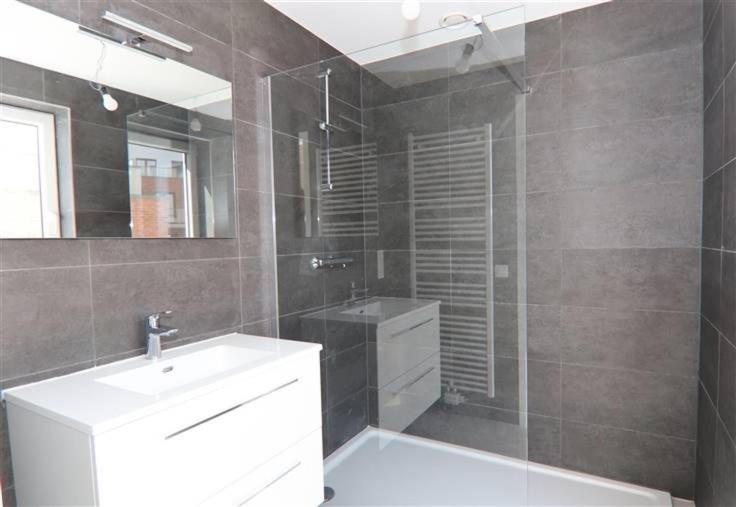 Superbe Appartement Neuf Et Moderne A Lutych Exteriér fotografie
